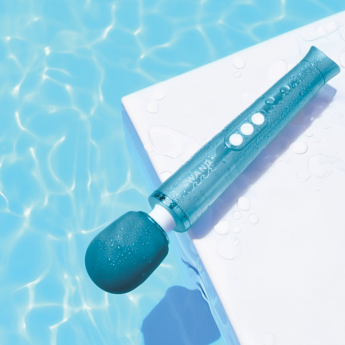 Le Wand Dive Submersible Vibrating Wand Massager Blue Adult Toy Box Le Wand Dive Submersible Vibrating Wand Massager Blue Adult Toy Box